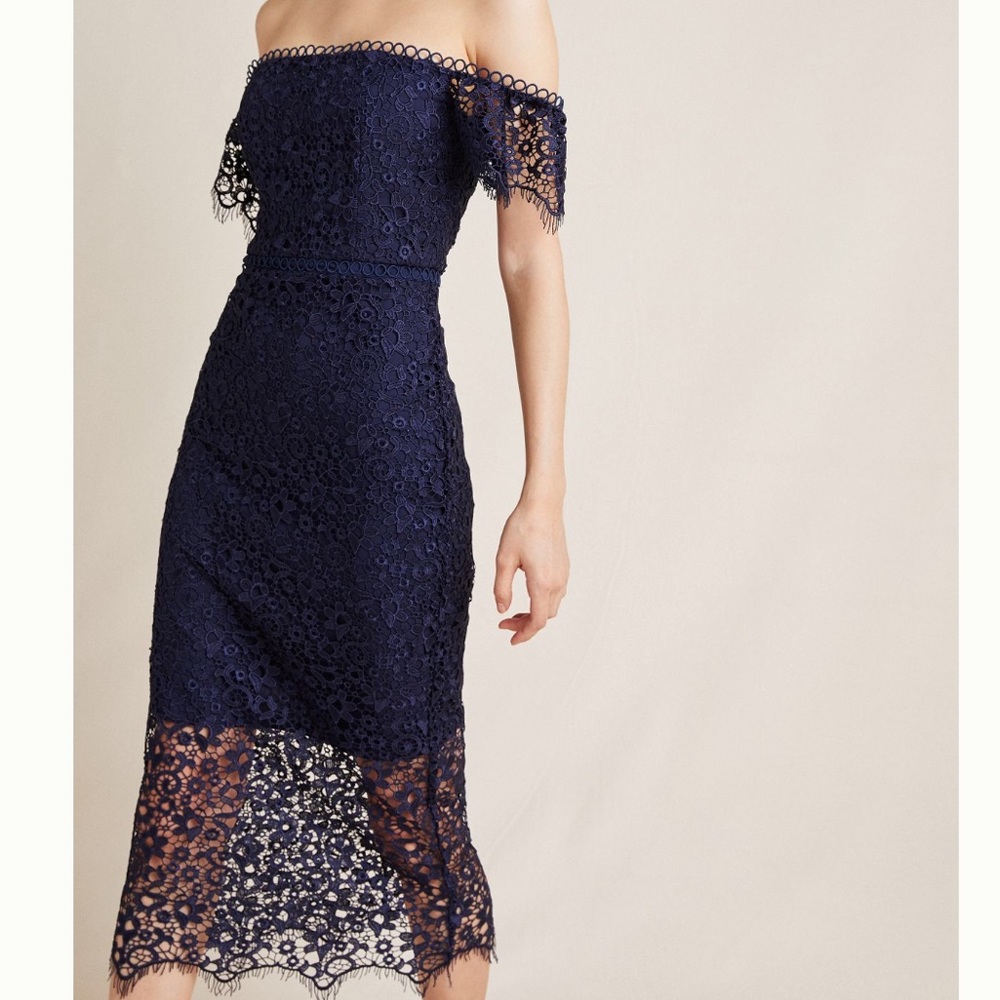 ML Monique Lhuillier Of the Should Dress